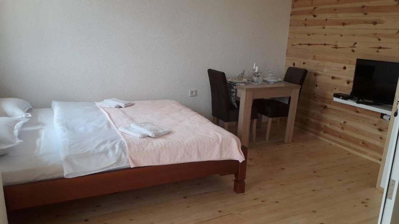 Отели типа «постель и завтрак» Apartmani Prisoje Жабляк