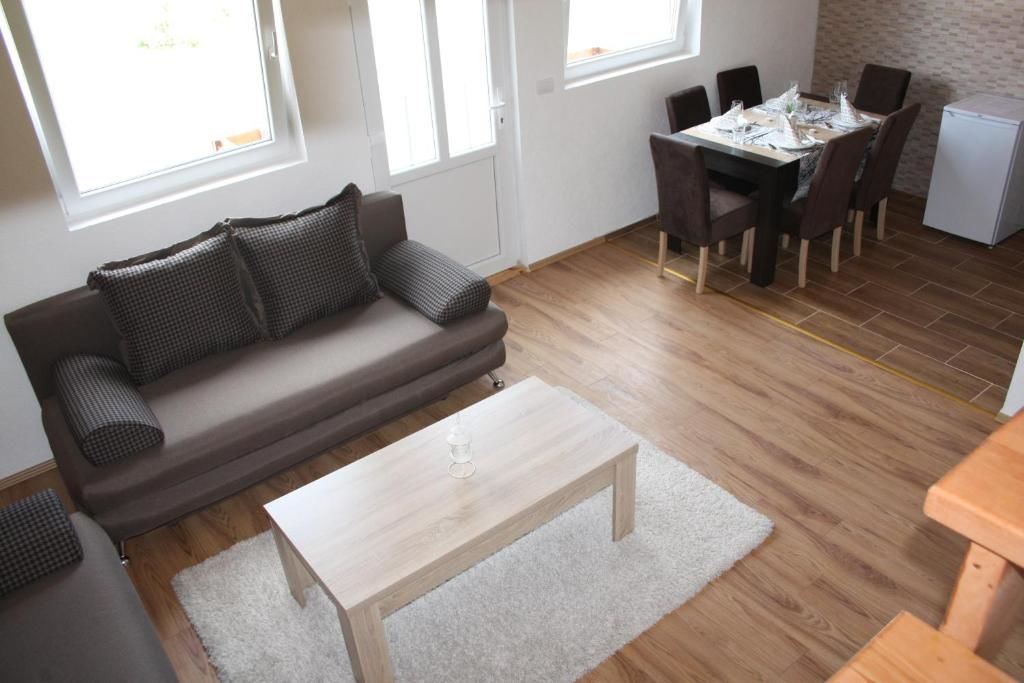 Отели типа «постель и завтрак» Apartmani Prisoje Жабляк